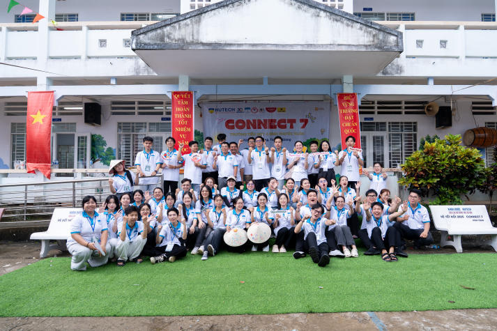 Sinh viên Khoa Dược HUTECH lan tỏa yêu thương, tiếp sức ước mơ học sinh tại An Giang 107