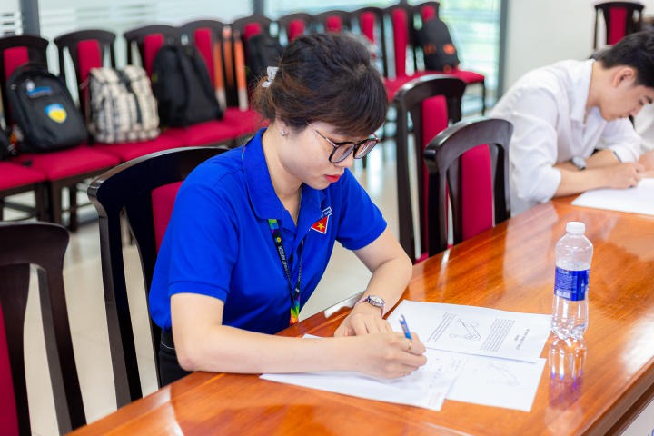 Sinh viên khối ngành Kỹ thuật chinh phục bộ môn Cơ học tại chung kết cuộc thi “Olympic Cơ học lần 1” 34