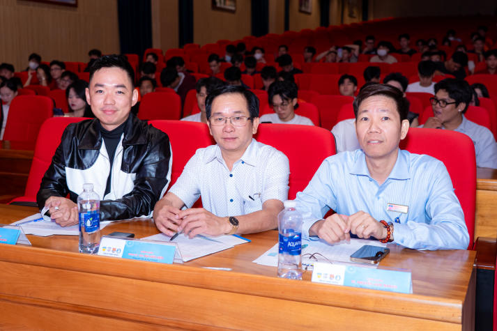Bùng nổ cảm xúc tại Chung kết Gala Văn nghệ Viện Kỹ thuật 2025 14