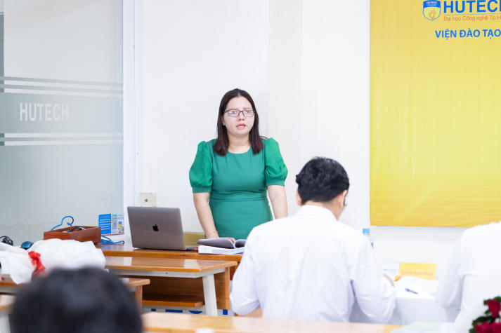 21 học viên cao học HUTECH bảo vệ luận văn/đề án Thạc sĩ ngành Luật kinh tế với loạt đề tài sát thực tiễn 62