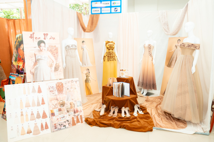 [Video] Sinh viên Thiết kế thời trang thổi hồn chất liệu truyền thống vào đồ án tốt nghiệp 53