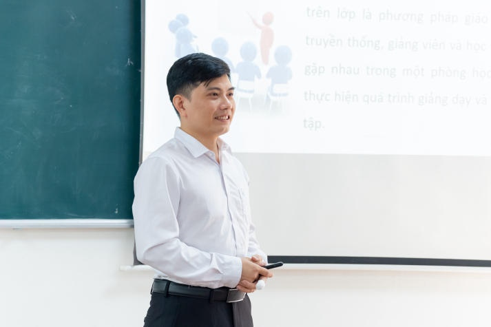 Giảng viên Khoa Trung Quốc học trao đổi kinh nghiệm giảng dạy qua Seminar "Ứng dụng E-learning trong giảng dạy tiếng Trung" 57