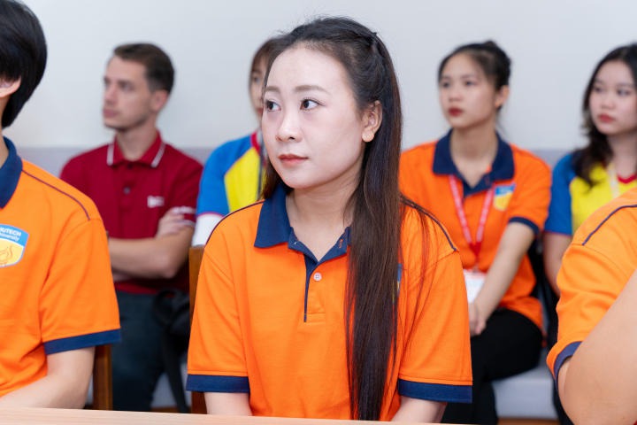 Sinh viên Logistics Viện Đào tạo Quốc tế kiến tập thực tế tại Cty CP ICD Tân cảng Sóng Thần 37