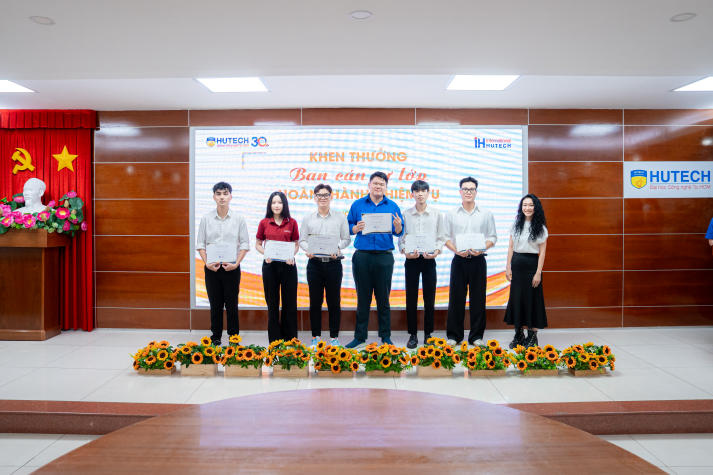 Tôn vinh những dấu ấn nổi bật trong phong trào sinh viên Viện Đào tạo Quốc tế năm học 2024-2025 70