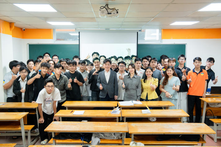 Sinh viên ngành Công nghệ kỹ thuật ô tô VJIT tiếp cận cơ hội thực tập Nhật Bản cùng TOA Kogyo 69