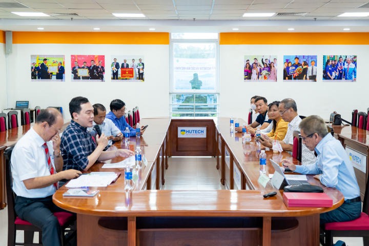 Khoa Xây dựng HUTECH giao lưu, tìm hiểu thiết kế kháng chấn cùng GS.TS. Herman Parung 8