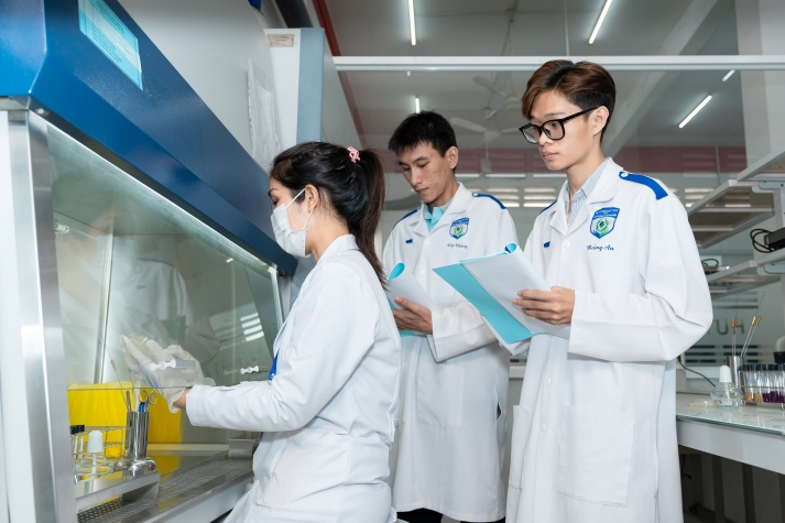 HUTECH công bố ngưỡng đảm bảo chất lượng đầu vào đối với nhóm ngành Sức khỏe năm 2025 203