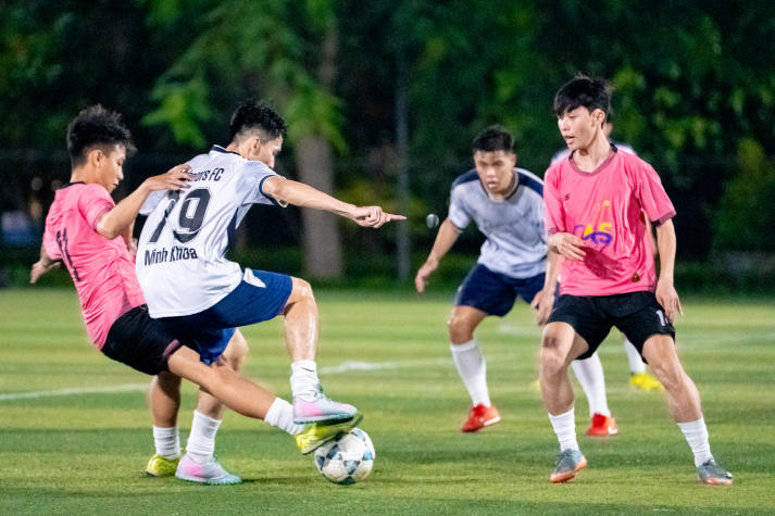 [Video] Viện Văn hóa - Nghệ thuật - Thể thao đăng quang vô địch Giải bóng đá Sinh viên HUTECH 2025 41