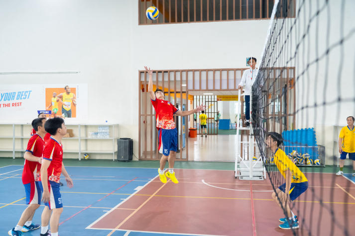 [Hội thao CB-GV-NV HUTECH 2025]: Bóng chuyền nam xác định 4 cái tên tiến vào Bán kết 66