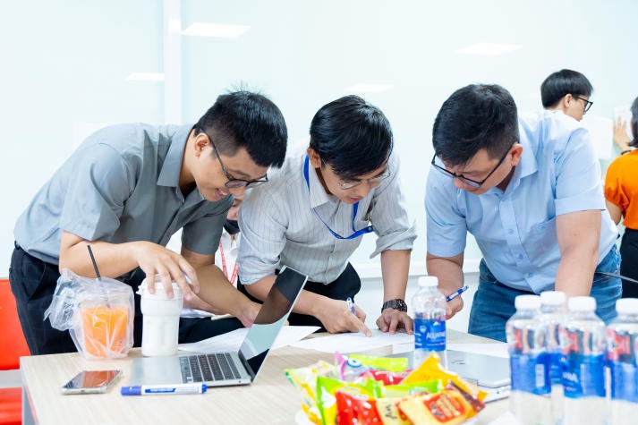 HUTECH tổ chức tập huấn “Tư duy thiết kế dự án” cho đông đảo CB-GV-NV trong và ngoài trường 69