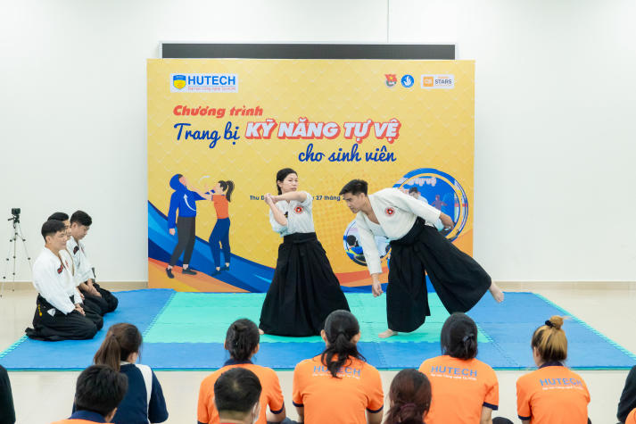 HUTECH tổ chức Chương trình trang bị “Kỹ năng tự vệ” cho sinh viên vào ngày 11/7 26