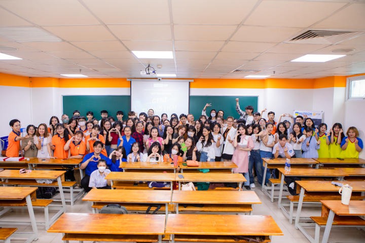 Sinh viên Khoa Khoa học Xã hội và Quan hệ Công chúng thể hiện tài năng qua cuộc thi học thuật “GenZ thông thái” 8