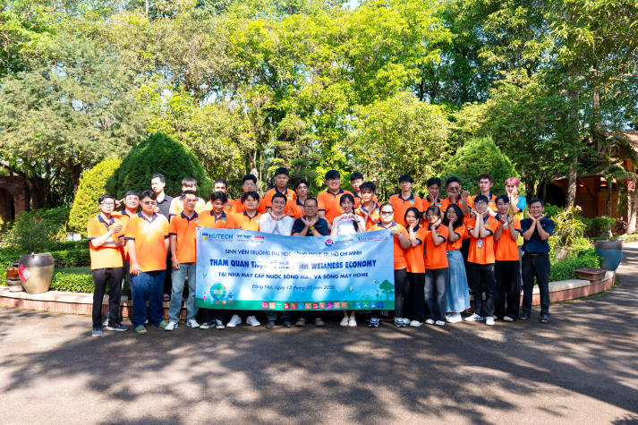 [Ảnh] Sinh viên HUTECH khám phá mô hình kinh tế sức khỏe bền vững qua hành trình thực tế 11