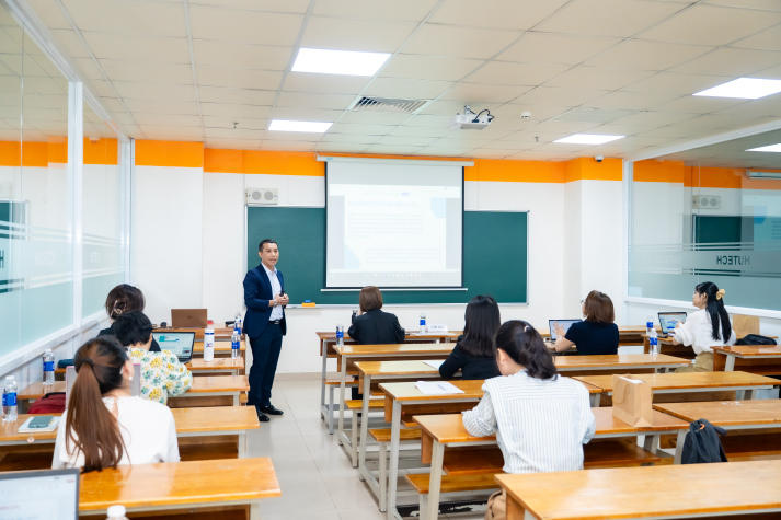 Hội nghị Khoa học Xã hội và Ngôn ngữ 2026 tại HUTECH chính thức diễn ra vào ngày 02/4 38