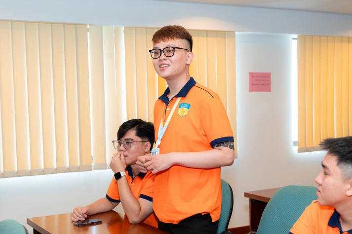 Sinh viên Logistics và quản lý chuỗi cung ứng “giải mã” nghiệp vụ Logistics tại Khu chế xuất Tân Thuận 51