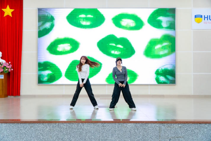 Sinh viên Quan hệ công chúng HUTECH giao lưu cùng chuyên gia về câu chuyện PR 77