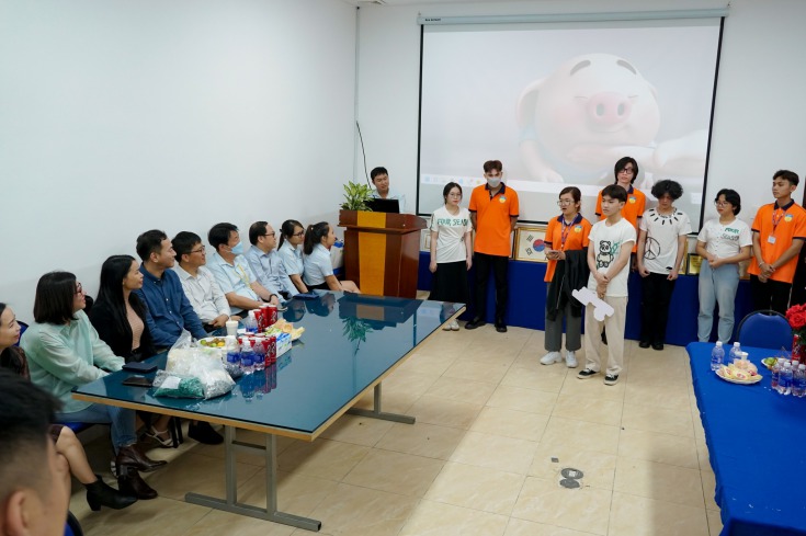 Các bạn sinh viên còn được tham gia workshop “Sáng tạo cùng phụ liệu Four Seasons Vina”