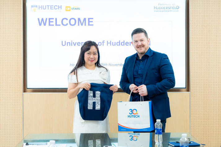 Tăng cường kết nối quốc tế: HUTECH làm việc với loạt trường đại học danh tiếng 24