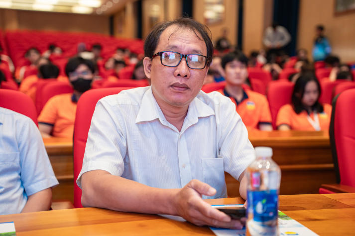 Ban Cán sự lớp HUTECH nâng tầm kỹ năng lãnh đạo và bắt nhịp công nghệ với AI 36