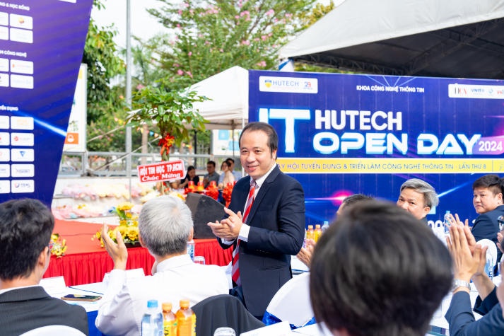 [Video] Gần 50 doanh nghiệp “săn” nhân sự công nghệ chất lượng tại HUTECH IT Open Day 2024 21