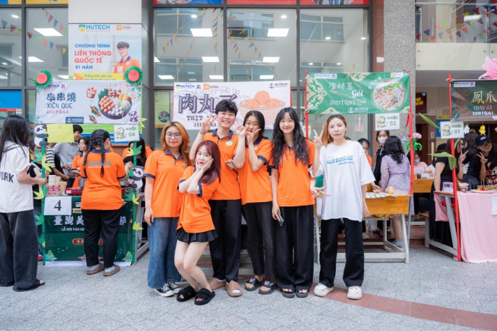 Sinh viên HUTECH hào hứng trải nghiệm món ngon xứ Đài 153