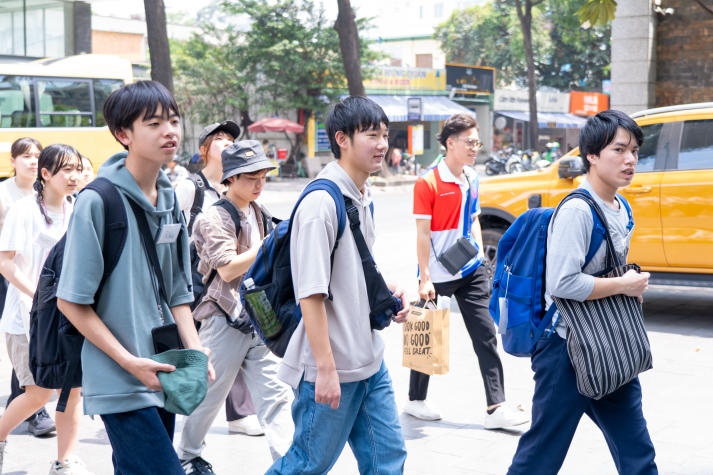 Sinh viên Khoa Nhật Bản học HUTECH hoá thân BroSis đưa học sinh Nhật Bản khám phá Thành phố Hồ Chí Minh 50