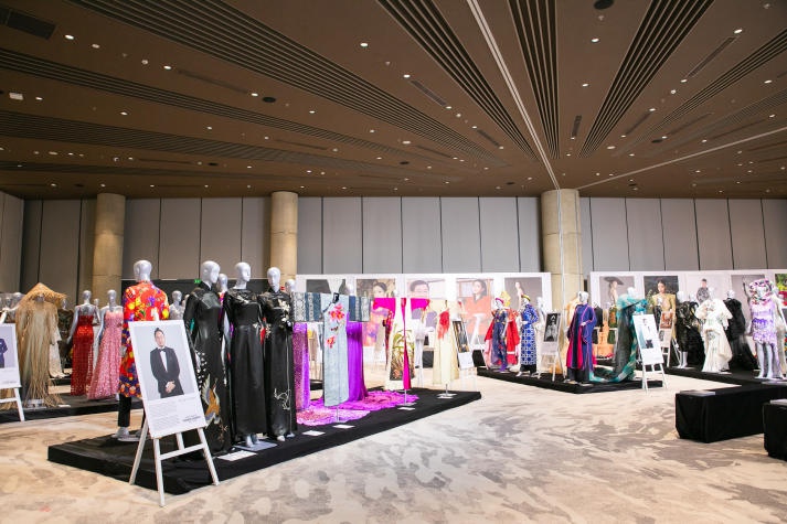 Dự triển lãm Vietnam’s Fashion Journey 2000-2023, sinh viên Thiết kế thời trang chiêm ngưỡng loạt “tạo tác” của các NTK đình đám 38