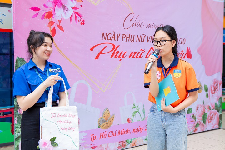 Sinh viên Khoa Marketing - Kinh doanh quốc tế thiết kế túi Tote tôn vinh nét đẹp người phụ nữ 69