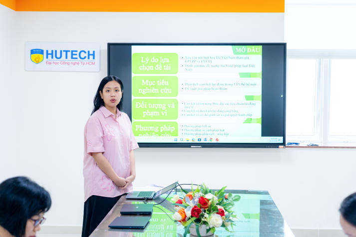 Học viên ngành Luật kinh tế HUTECH tìm lời giải cho các vấn đề pháp lý thực tiễn 57