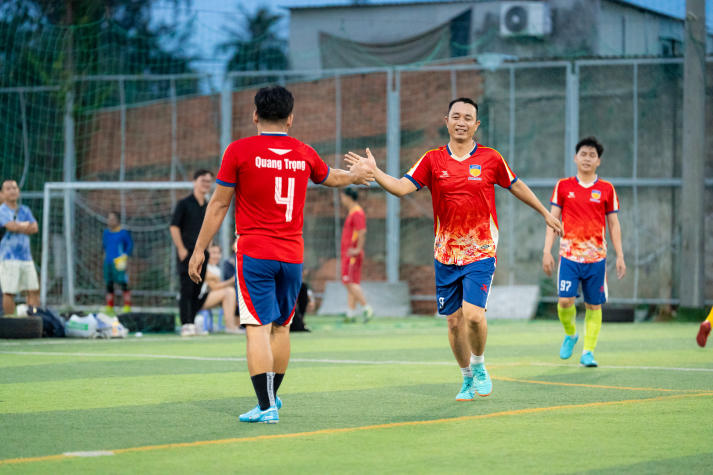 [Hội thao CB-GV-NV HUTECH 2025]: VPT-VPHĐT-P.NS-TT.KĐ-ĐBCL-B.TTr-TT.IT đăng quang ngôi vương Bóng đá nam 106