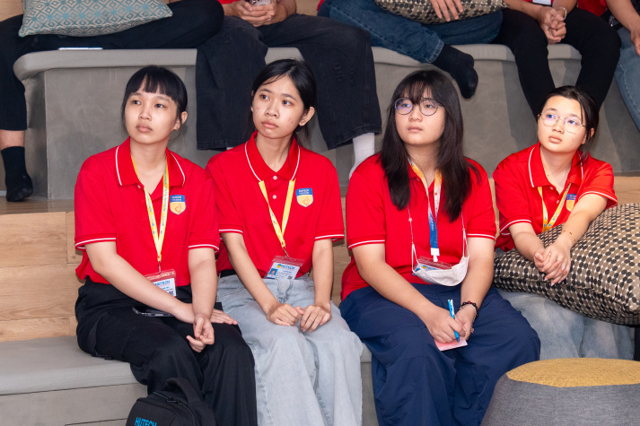 Sinh viên Viện Đào tạo Quốc tế tiếp cận tư duy sáng tạo trong kỷ nguyên AI tại Shuttlerock Vietnam 43