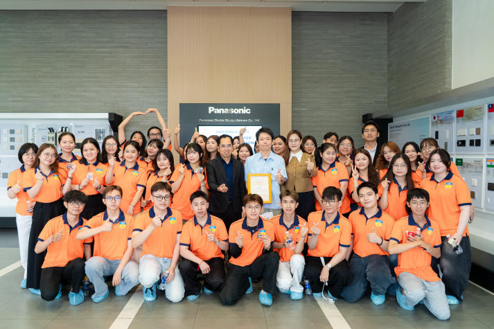 Sinh viên Quan hệ công chúng khám phá vận hành thương hiệu tại nhà máy ECM (Panasonic) 64