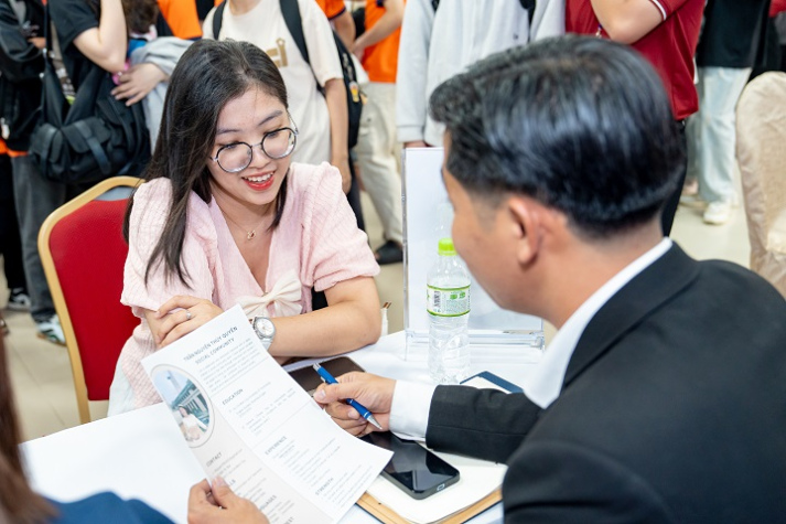 “Săn” việc doanh nghiệp đa quốc gia tại HUTECH International Job Fair 2025 - Gần 1.900 đầu việc chờ đón vào 22/5 25
