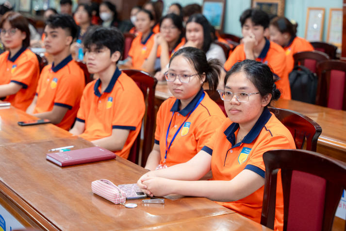 Sinh viên HUTECH học cách chăm sóc sức khỏe khoa học cùng chuyên gia để học tập hiệu quả và tự tin 45