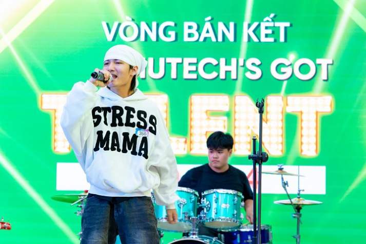 Bán kết HUTECH’s Got Talent 2024: Lộ diện 18 thí sinh/nhóm thí sinh xuất sắc tiến vào vòng Chung kết 49