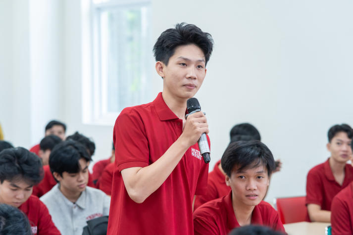 Sinh viên Viện Kỹ thuật tiếp cận công nghệ Digital Twin và xu hướng chuyển đổi số ngành điện 62