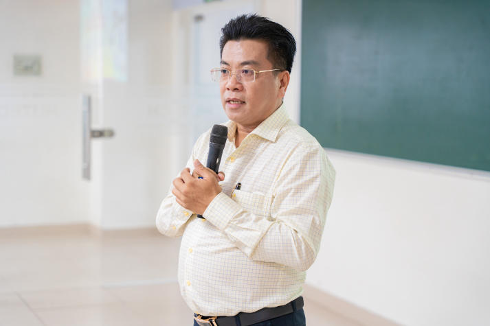 PGS.TS. Trần Văn Tùng nhấn mạnh tầm quan trọng của buổi tập huấn trong việc bổ sung kiến thức đào tạo