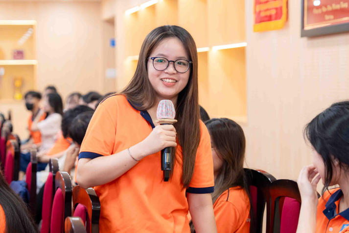 Nhận diện và xử lý lừa đảo trên không gian mạng cùng HUTECH Beside You vào 12/03 tới 32