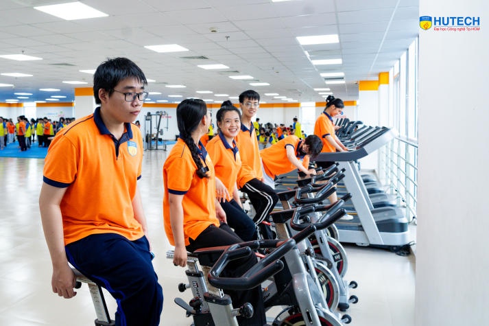 Sinh viên HUTECH thoả sức rèn luyện thể chất tại hệ thống phòng gym đa năng, hiện đại 7