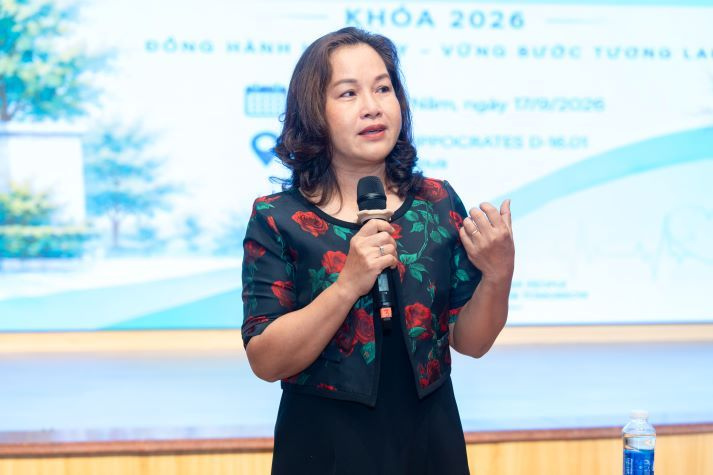 Tân sinh viên Khoa Thẩm mỹ và Khoa học sự sống sẵn sàng cho hành trình đại học 55