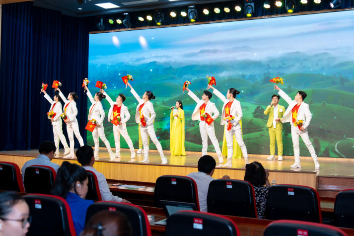 HUTECH hưởng ứng “Ngày hội của toàn dân”: Lan tỏa tình đoàn kết và niềm tin xã hội 32