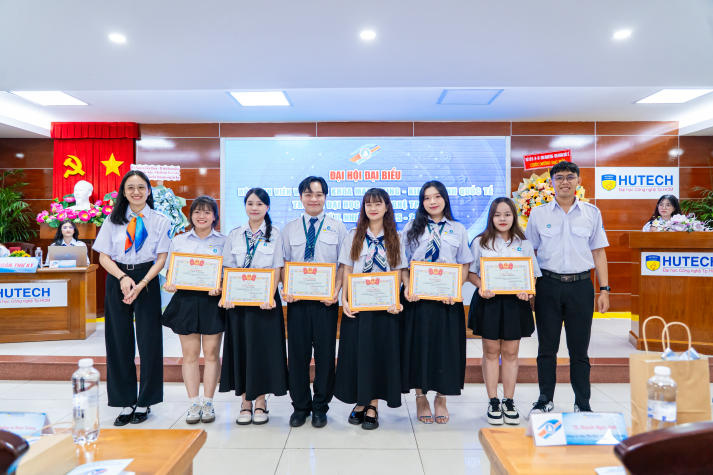 Bước chuyển mình mạnh mẽ của phong trào sinh viên Khoa Marketing - Kinh doanh quốc tế nhiệm kỳ 2025 - 2028 197