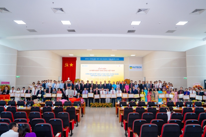 [Video] HUTECH long trọng tổ chức Lễ kỷ niệm 41 năm Ngày Nhà giáo Việt Nam 192