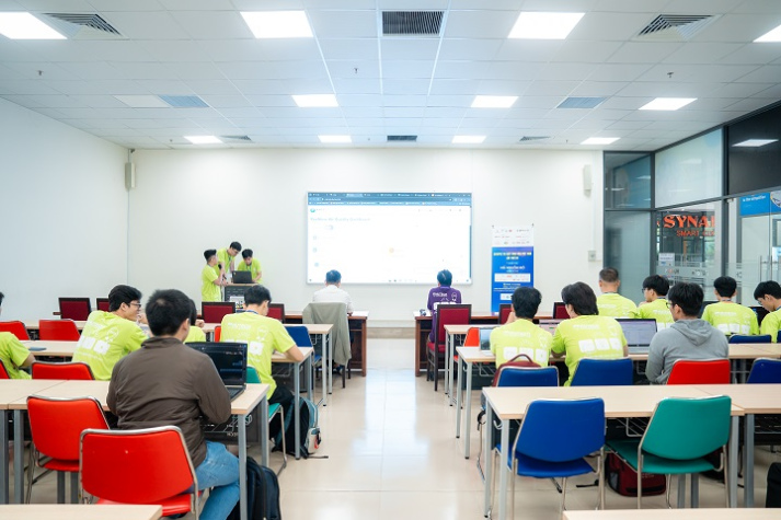 03 sinh viên Công nghệ thông tin đạt giải Nhất khối Phần mềm nguồn mở OLP’25 24