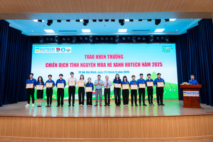 Đoàn - Hội HUTECH tổng kết hành trình cống hiến, phát huy tinh thần xung kích trong mùa hè 2025 210