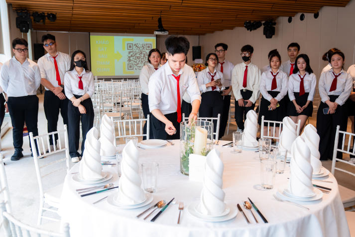 [Video] Mở rộng định hướng nghề nghiệp qua chuyến tham quan White Palace Phạm Văn Đồng của sinh viên Quản trị nhà hàng 98