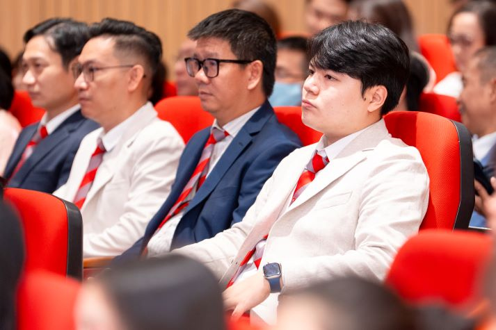HUTECH khai giảng năm học 2026-2027, đồng hành cùng sinh viên kiến tạo những giá trị bền vững 37