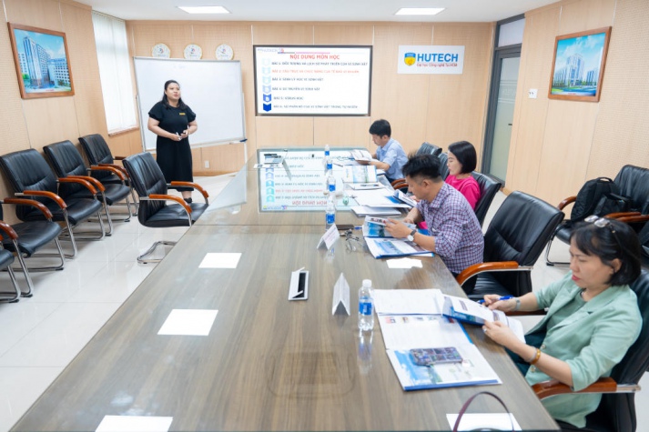 HUTECH tổ chức kỳ thi chuyển ngạch giảng viên năm 2024 88