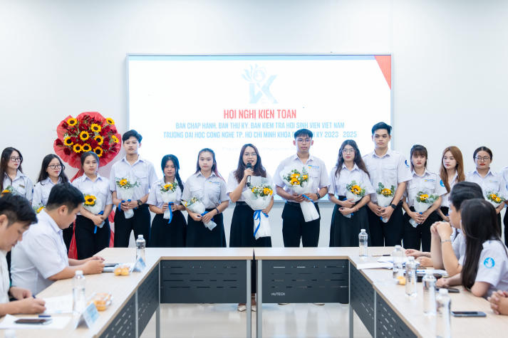 Thế hệ cán bộ Hội HUTECH mới ra mắt: Sẵn sàng cống hiến, dẫn dắt phong trào sinh viên 45