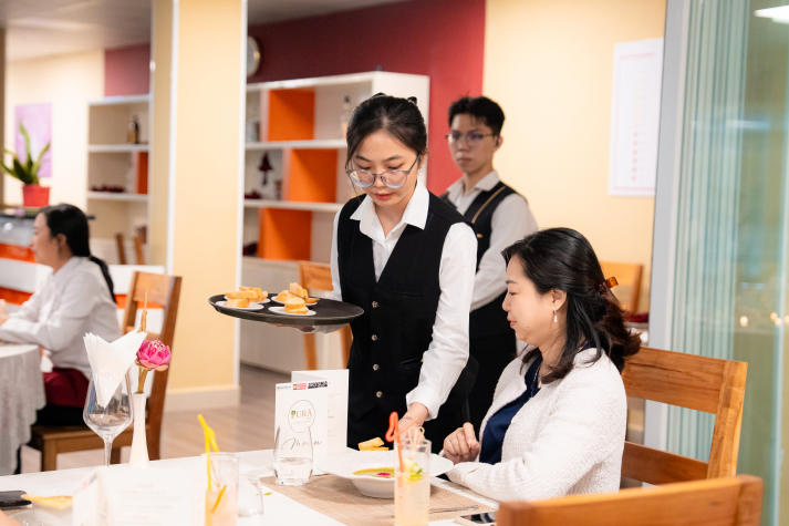 Pura Dining - Khi sinh viên HUTECH vận hành nhà hàng chay fine dining như một mô hình kinh doanh thực thụ 83